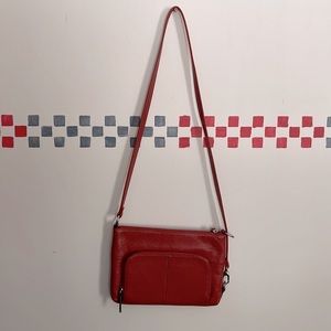 Tiganlllo crossbody, red pebbled leather
